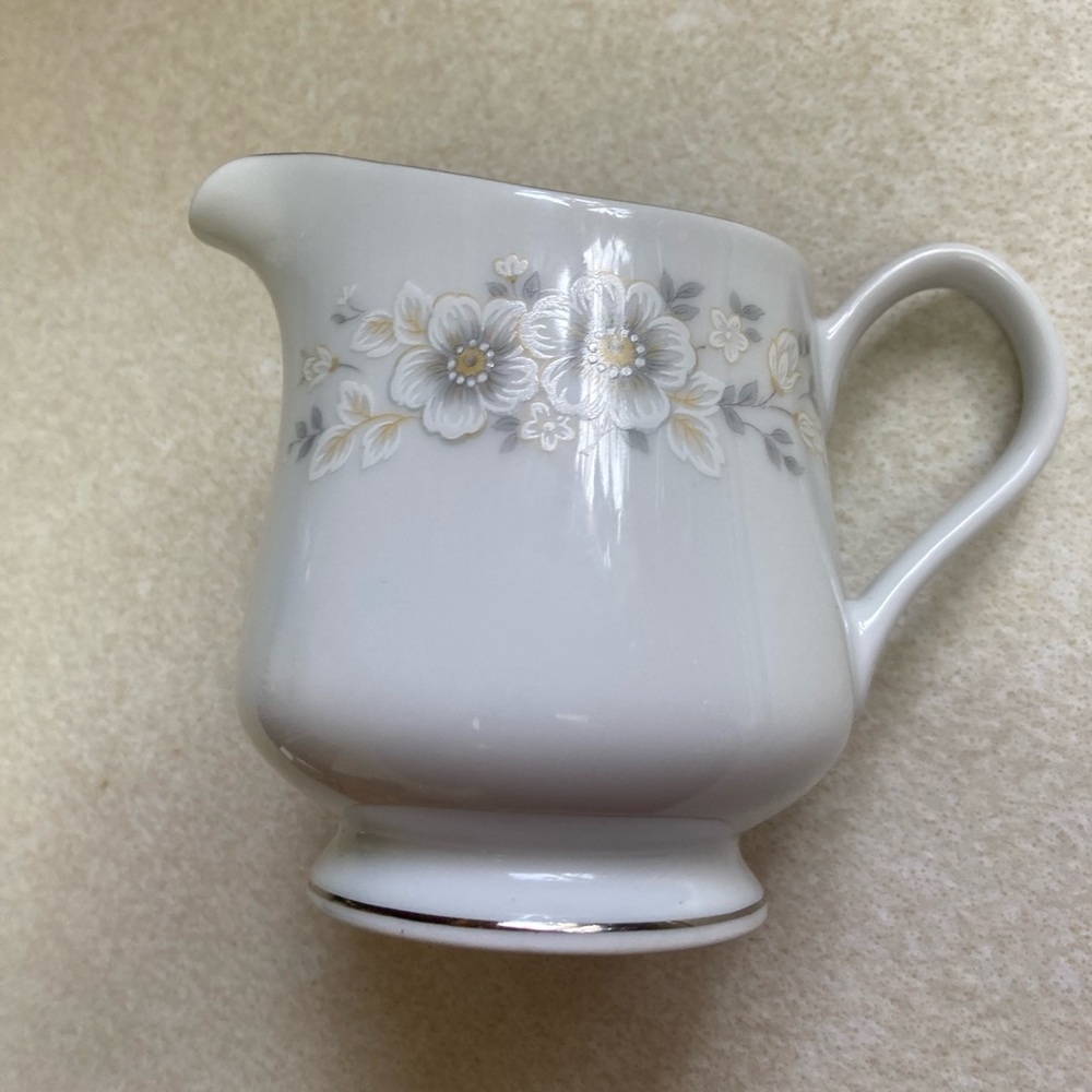 Vintage Carlton porcelain Andover creamer
